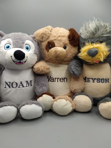 Trio de Chiens en Peluche Personnalisés avec Prénoms Brodés Trio de Chiens en Peluche Personnalisés avec Prénoms Brodés