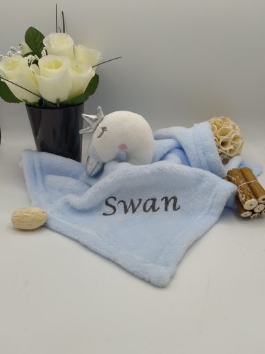 Doudou Cygne Bleu Personnalisé – Prénom Brodé Doudou Cygne Bleu Personnalisé – Prénom Brodé